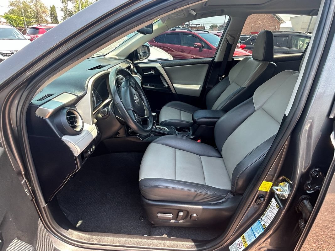 Used 2015 Toyota RAV4 Limited w/ Technology Package AWD/4WD image 19