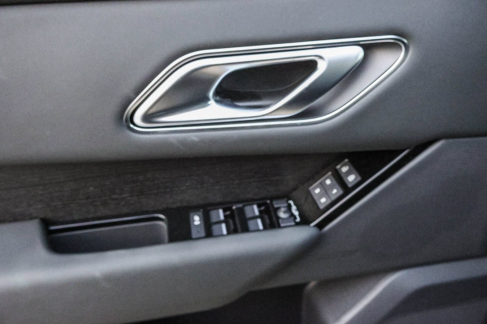 New 2026 Land Rover Range Rover Velar S AWD/4WD image 30