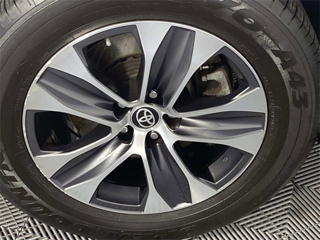 Used 2022 Toyota Highlander XLE image 32