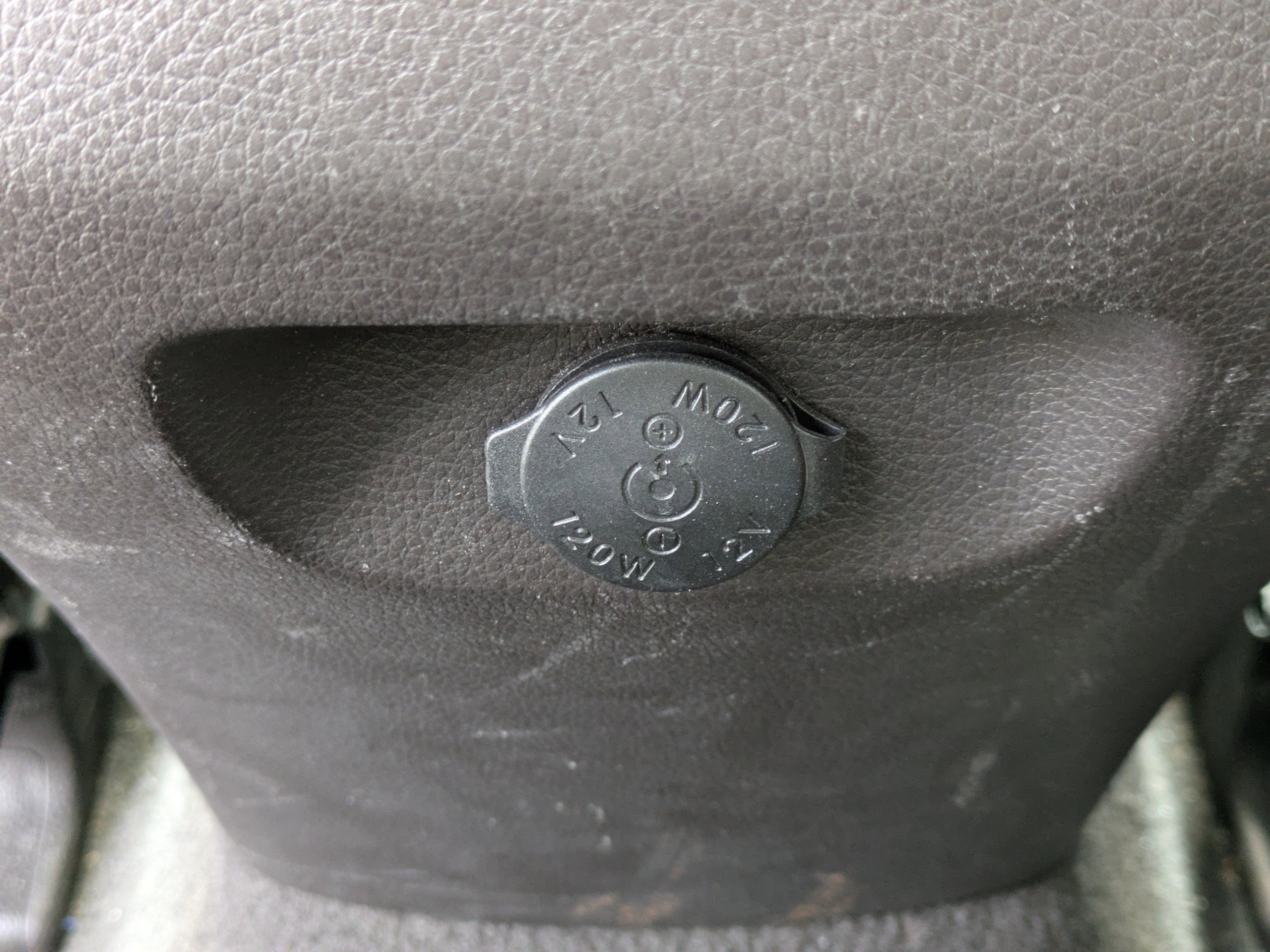 Used 2014 Hyundai Santa Fe GLS FWD image 16