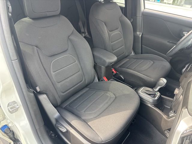 Used 2021 Jeep Renegade Latitude image 10