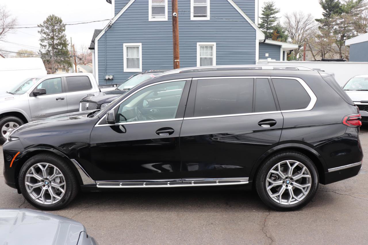 Used 2025 BMW X7 xDrive40i AWD/4WD image 2
