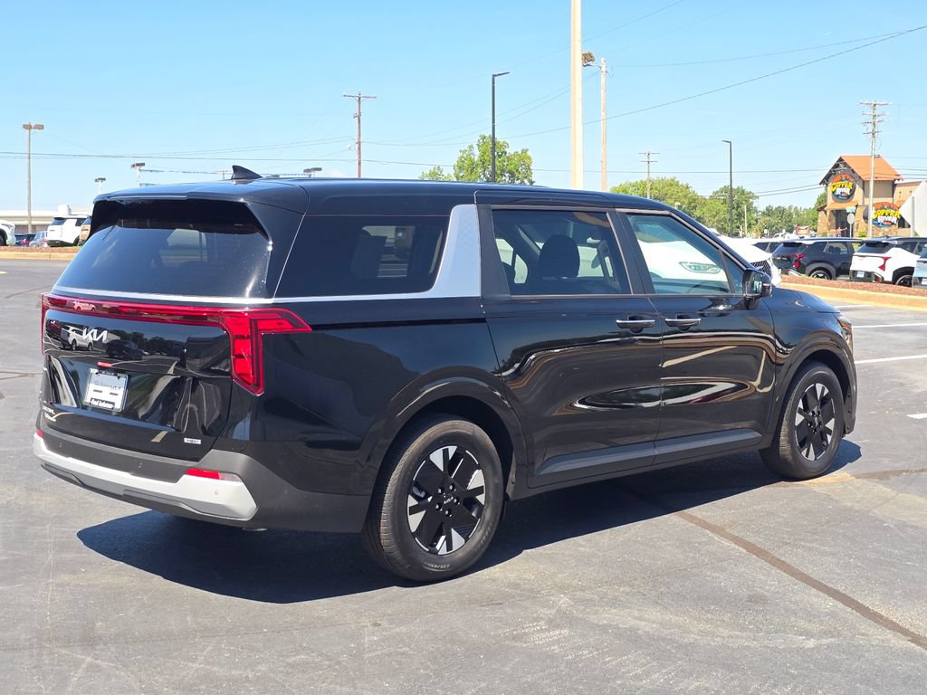 New 2026 Kia Carnival LXS FWD image 3