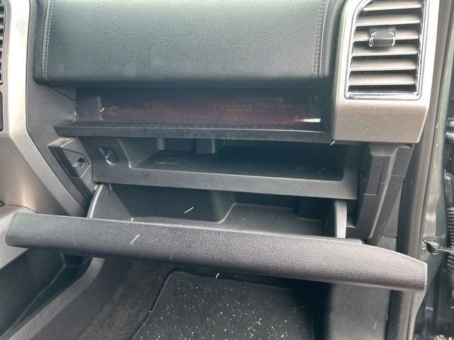 Used 2015 Ford F150 Platinum w/ Equipment Group 701A Luxury image 42