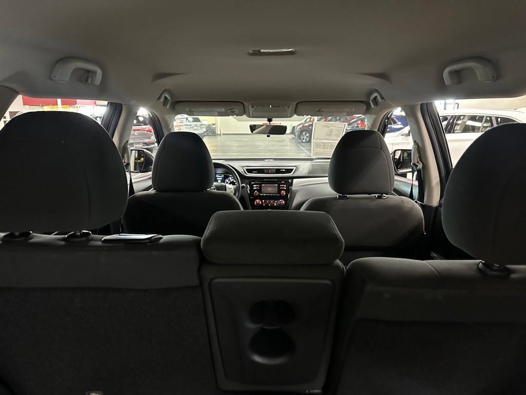 Used 2016 Nissan Rogue S w/ Appearance Package FWD image 27