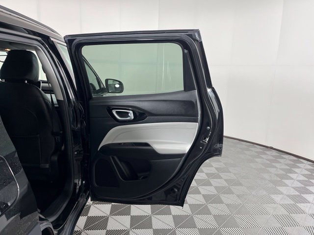 Used 2022 Jeep Compass Limited AWD/4WD image 39