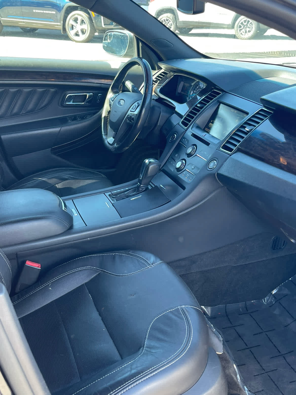 Used 2015 Ford Taurus Limited FWD image 22