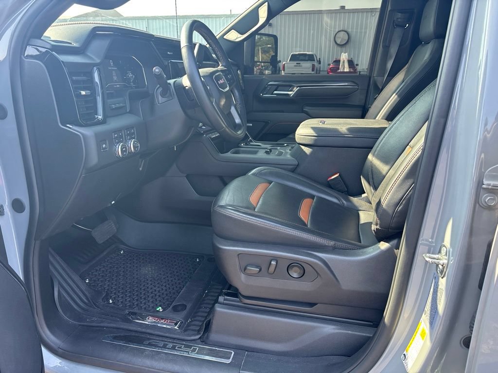 Used 2024 GMC Sierra 2500 AT4 w/ AT4 Premium Plus Package AWD/4WD image 12