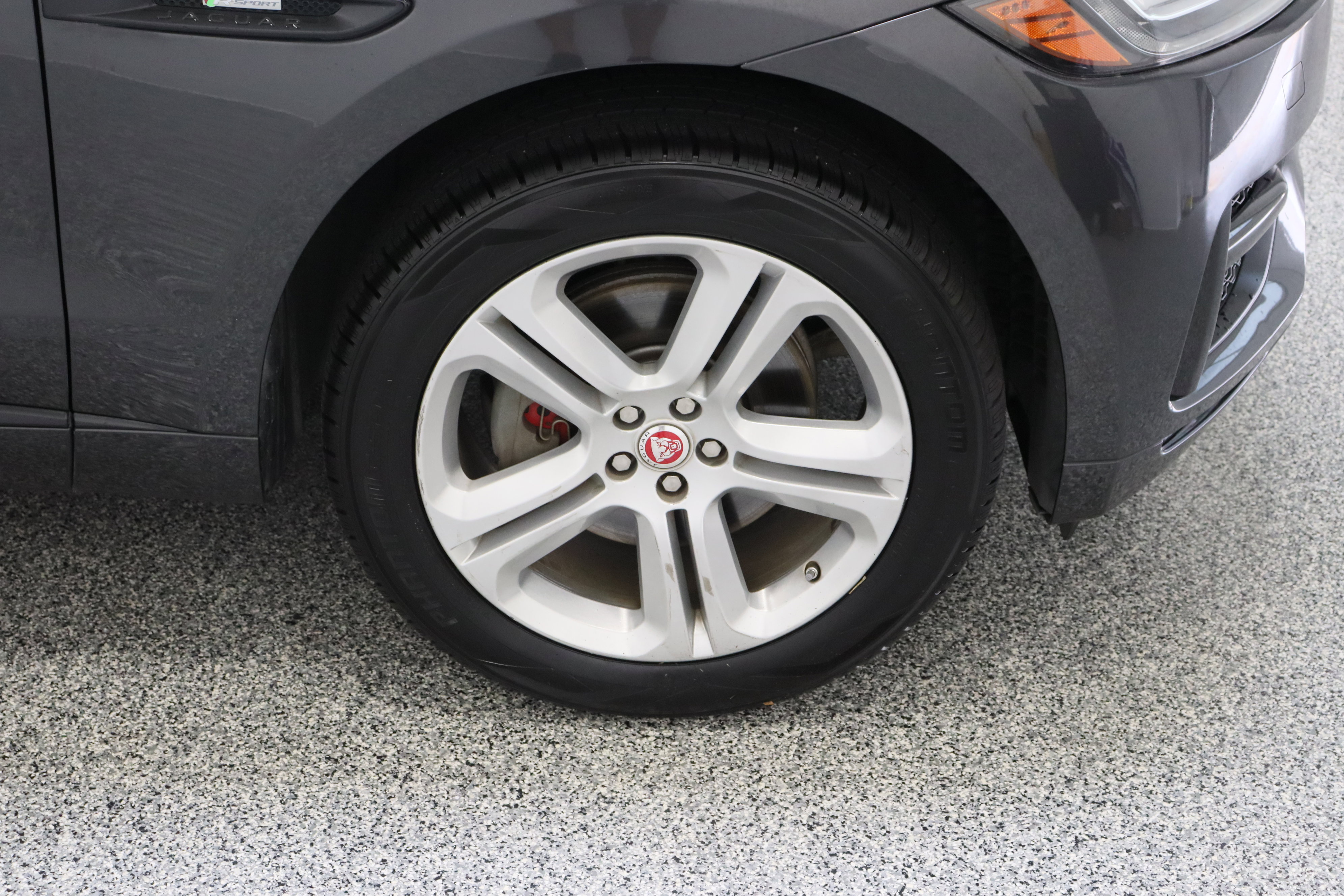 Used 2018 Jaguar F-PACE R-Sport AWD/4WD image 5