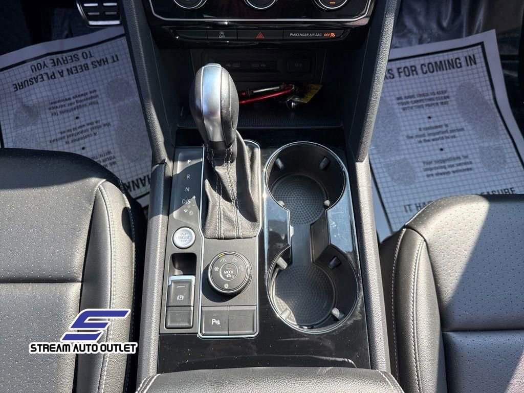 Used 2022 Volkswagen Atlas SEL R-Line image 25