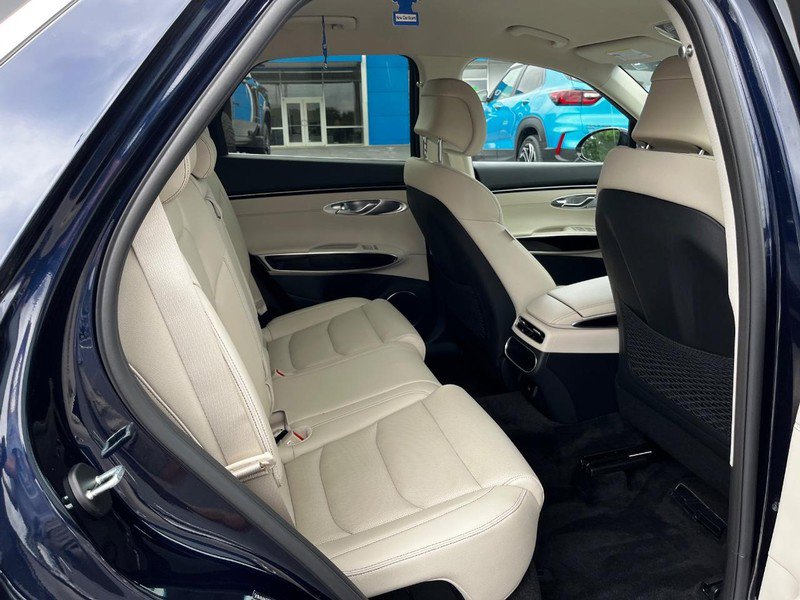 Used 2025 Genesis GV70 2.5T image 10