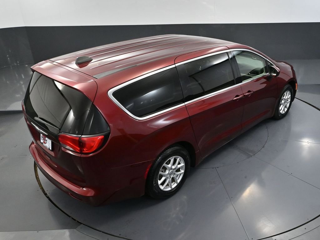 Used 2021 Chrysler Voyager LX image 54