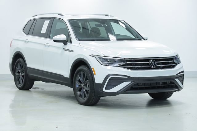 Used 2024 Volkswagen Tiguan SE image 3