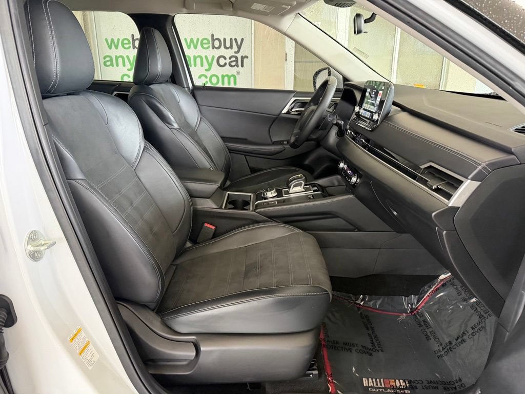 Used 2023 Mitsubishi Outlander 4WD Plug-In Hybrid image 22