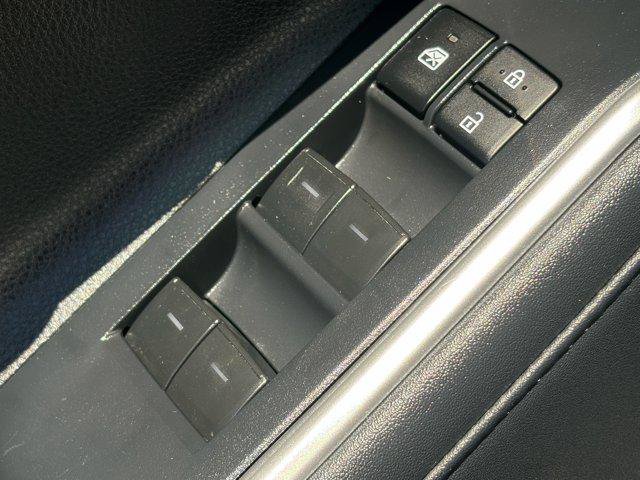 Used 2023 Toyota Highlander XLE FWD image 19