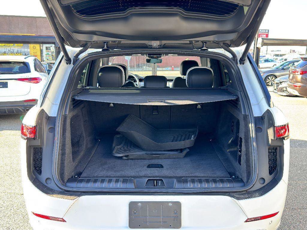 Used 2023 Land Rover Range Rover Sport SE Dynamic image 10