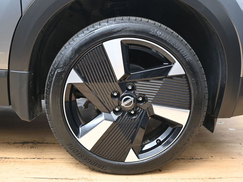 Used 2025 Nissan Kicks SR image 14