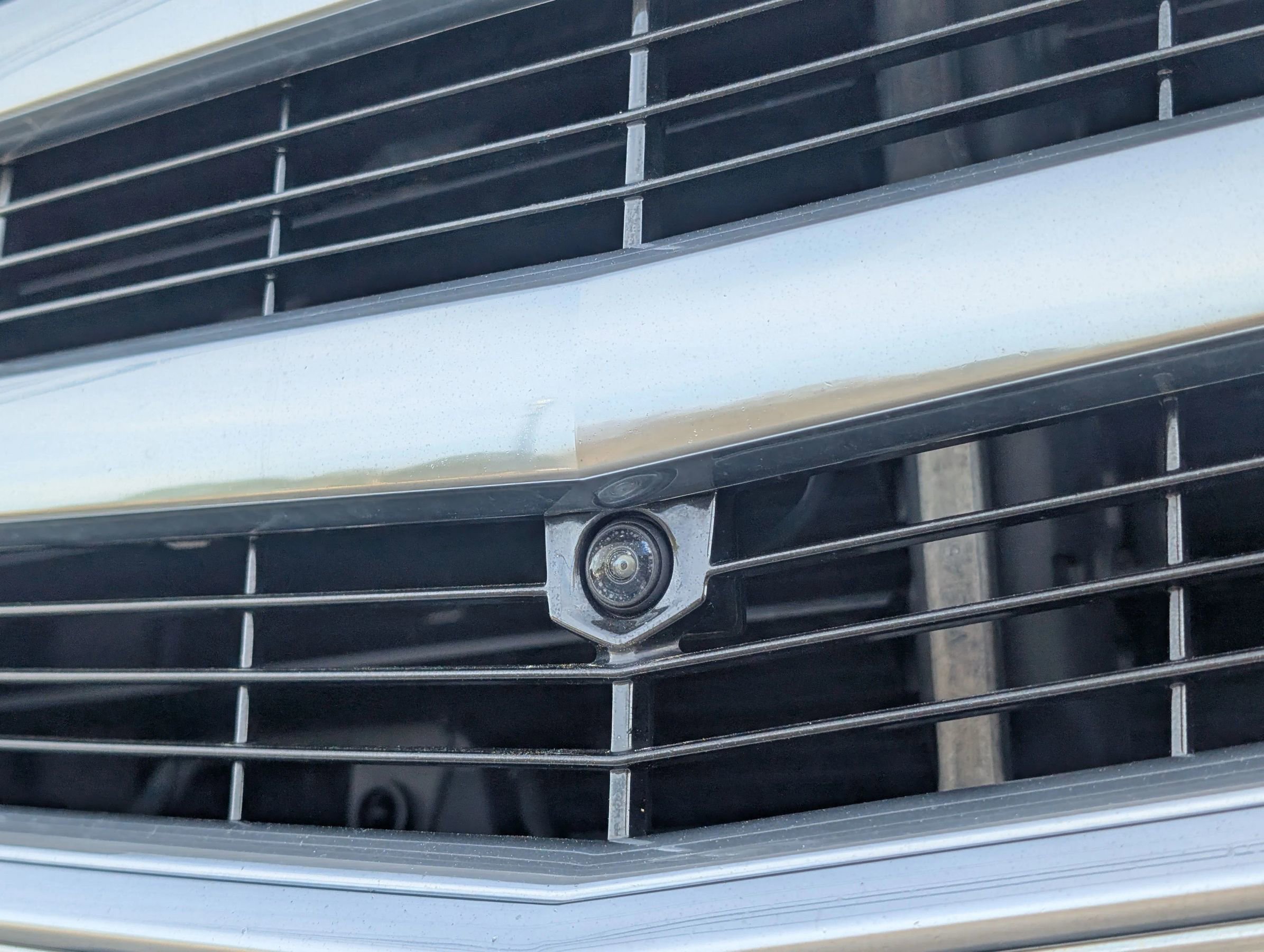 Used 2016 Cadillac Escalade Luxury image 3
