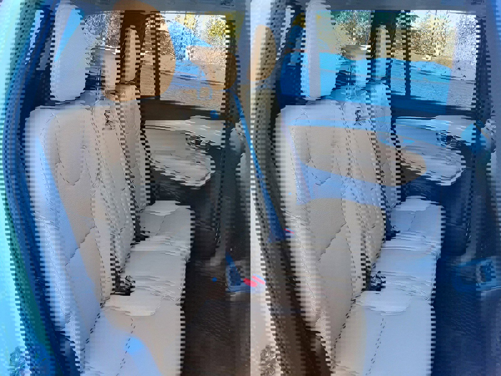 Used 2016 Volvo XC90 T5 Momentum image 16