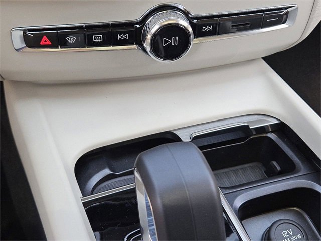 Certified 2025 Volvo XC60 T8 Plus w/ Protection Package Premier image 23