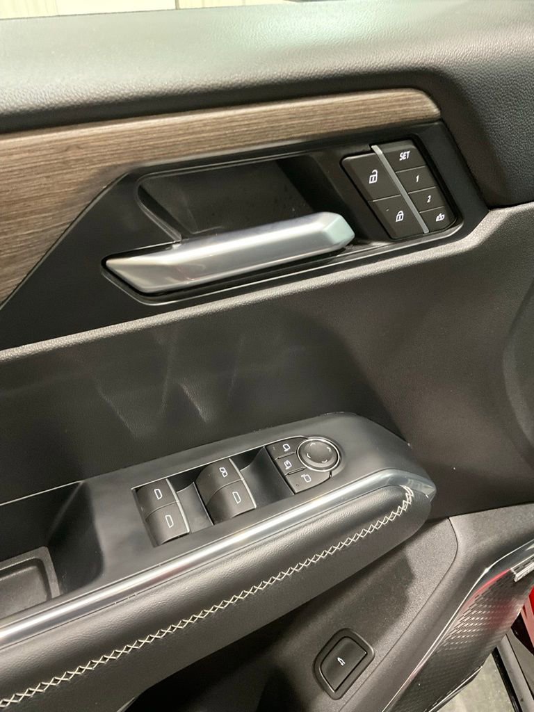 Used 2025 GMC Acadia Denali w/ Super Cruise Package image 7