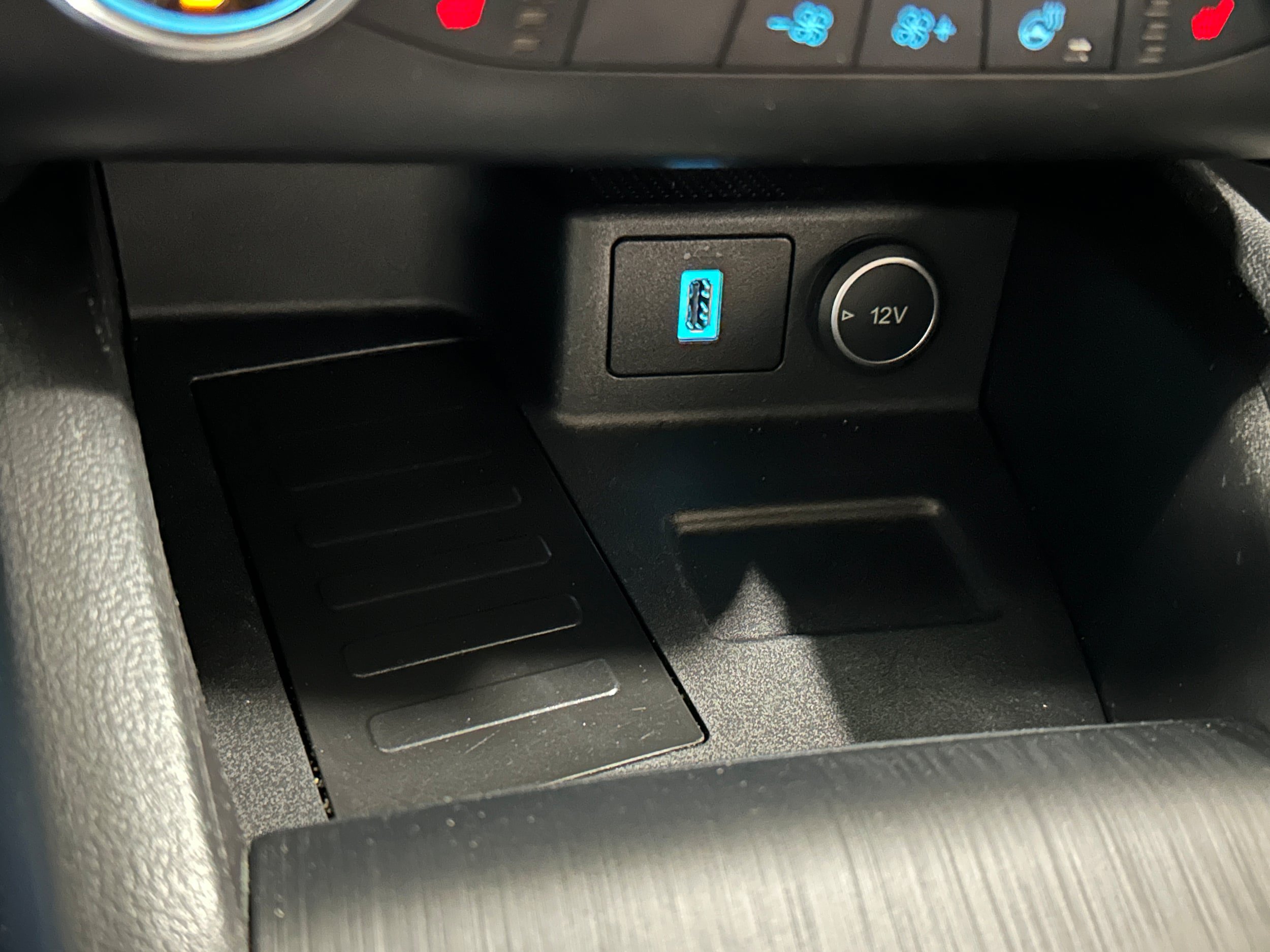 Used 2020 Ford Escape Titanium AWD/4WD image 10