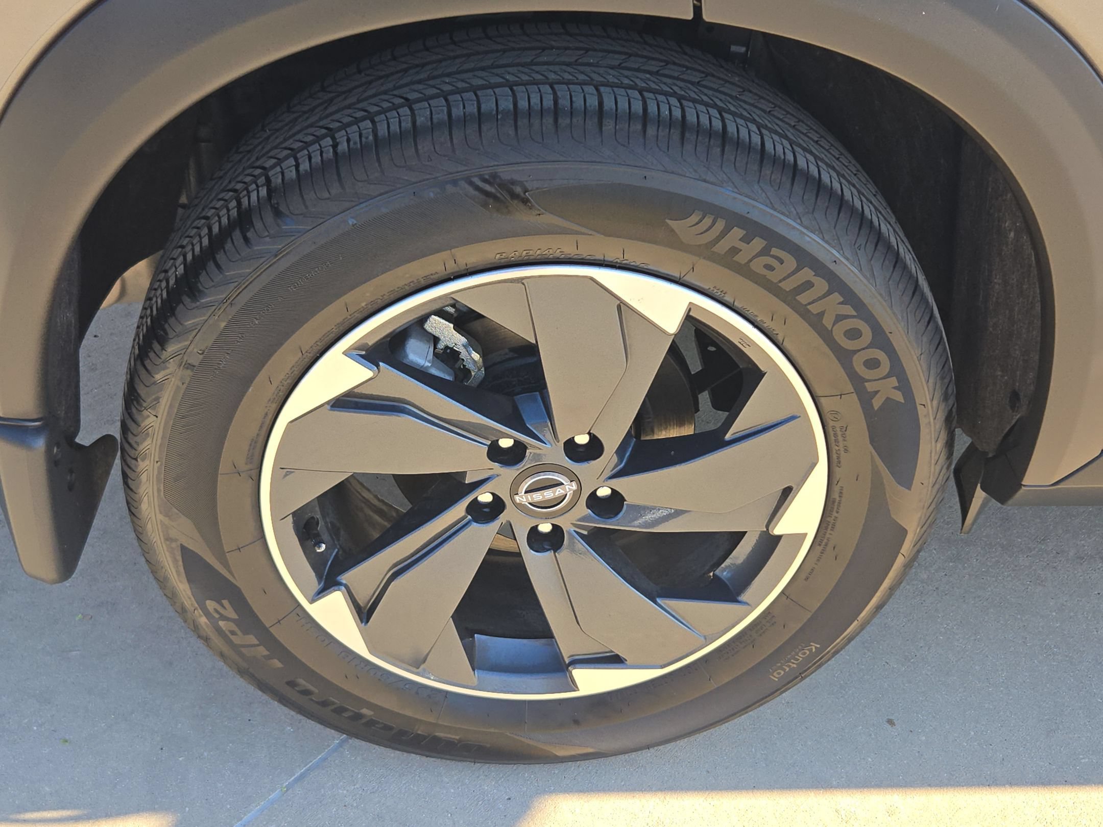 Certified 2026 Nissan Rogue SV w/ Cold Weather Package AWD/4WD image 32