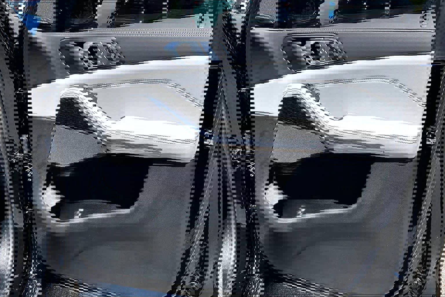 Used 2026 BMW X5 sDrive40i w/ M Sport Package RWD image 25