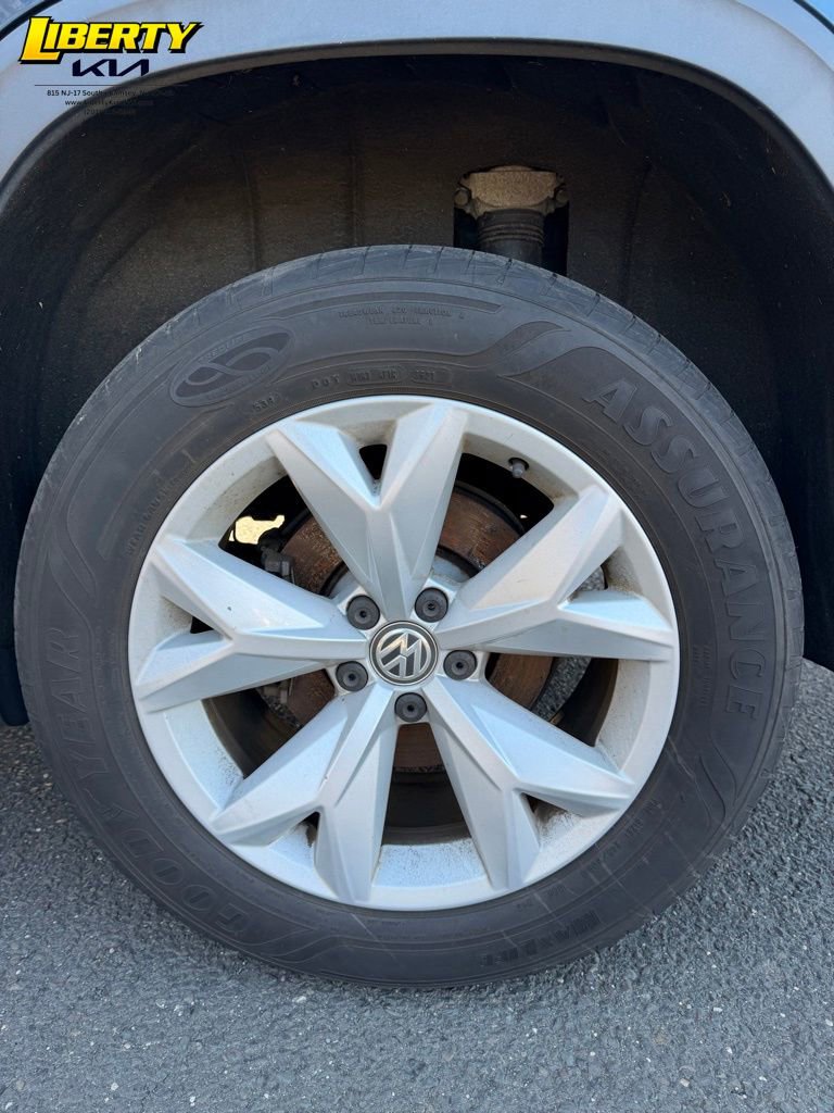 Used 2018 Volkswagen Atlas SEL AWD/4WD image 16