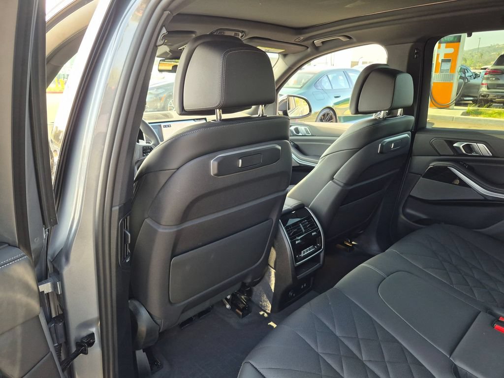 Used 2026 BMW X5 xDrive40i w/ M Sport Package AWD/4WD image 37