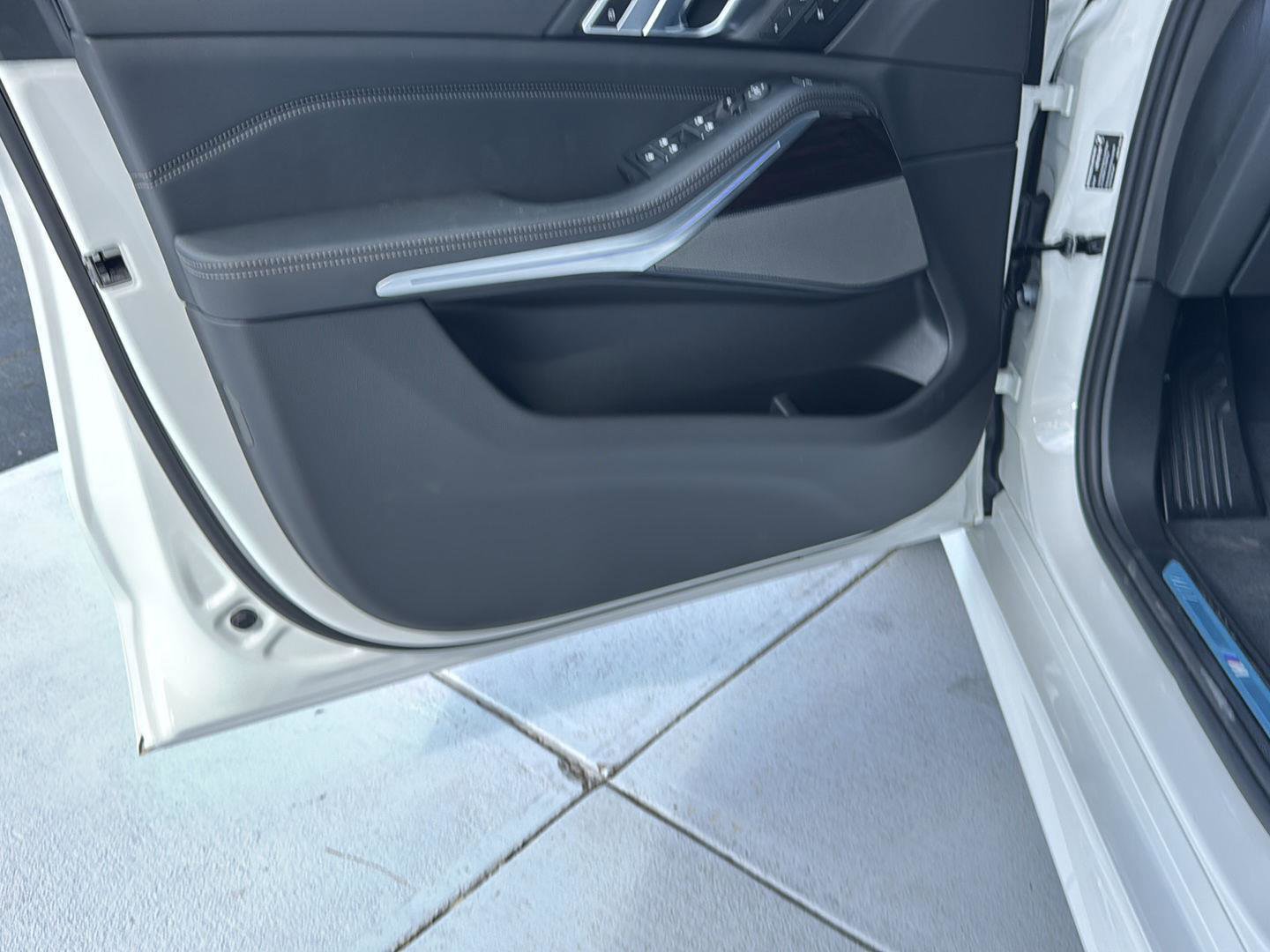 New 2026 BMW X5 sDrive40i image 15