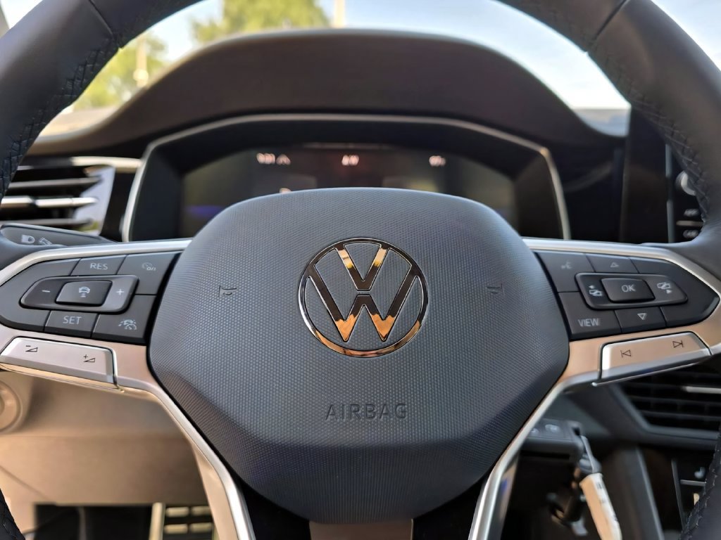 New 2025 Volkswagen Jetta Sport FWD image 12