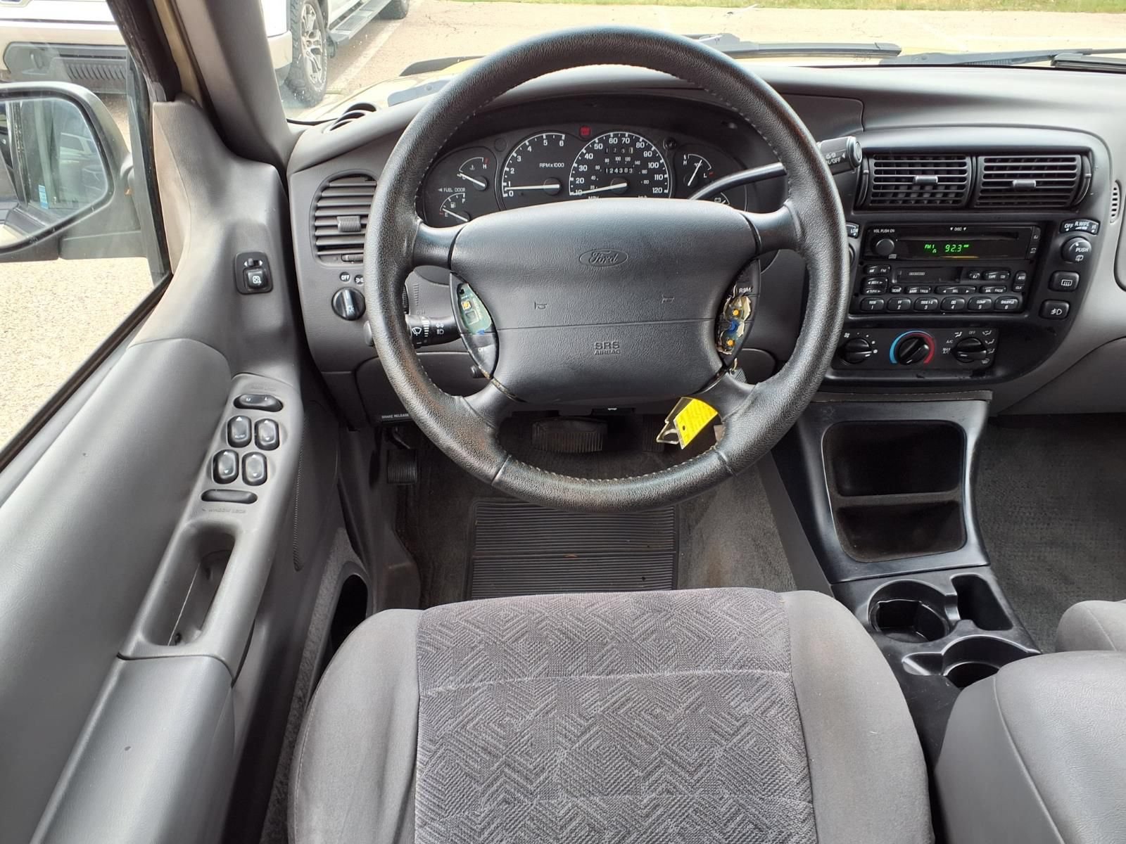Used 2001 Ford Explorer XLT AWD/4WD image 14