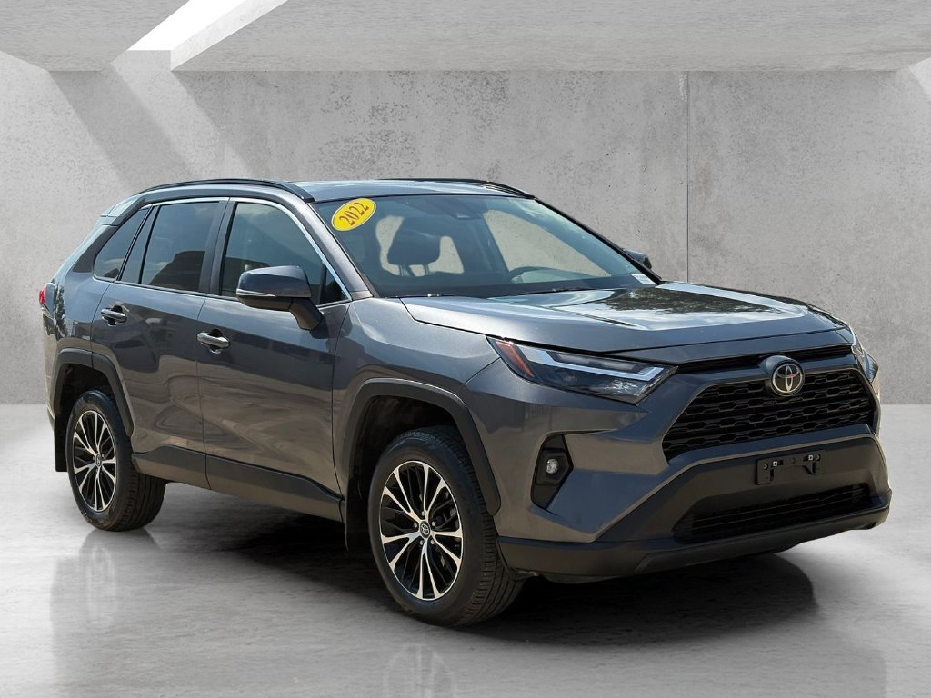 Used 2022 Toyota RAV4 XLE Premium FWD image 3