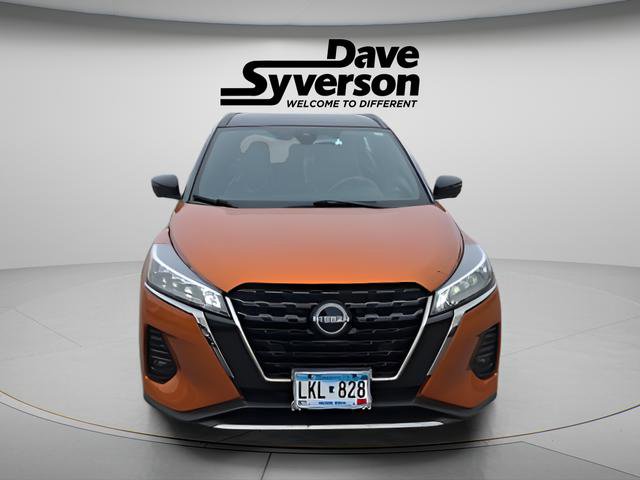 Used 2024 Nissan Kicks SR w/ SR Premium Package image 2