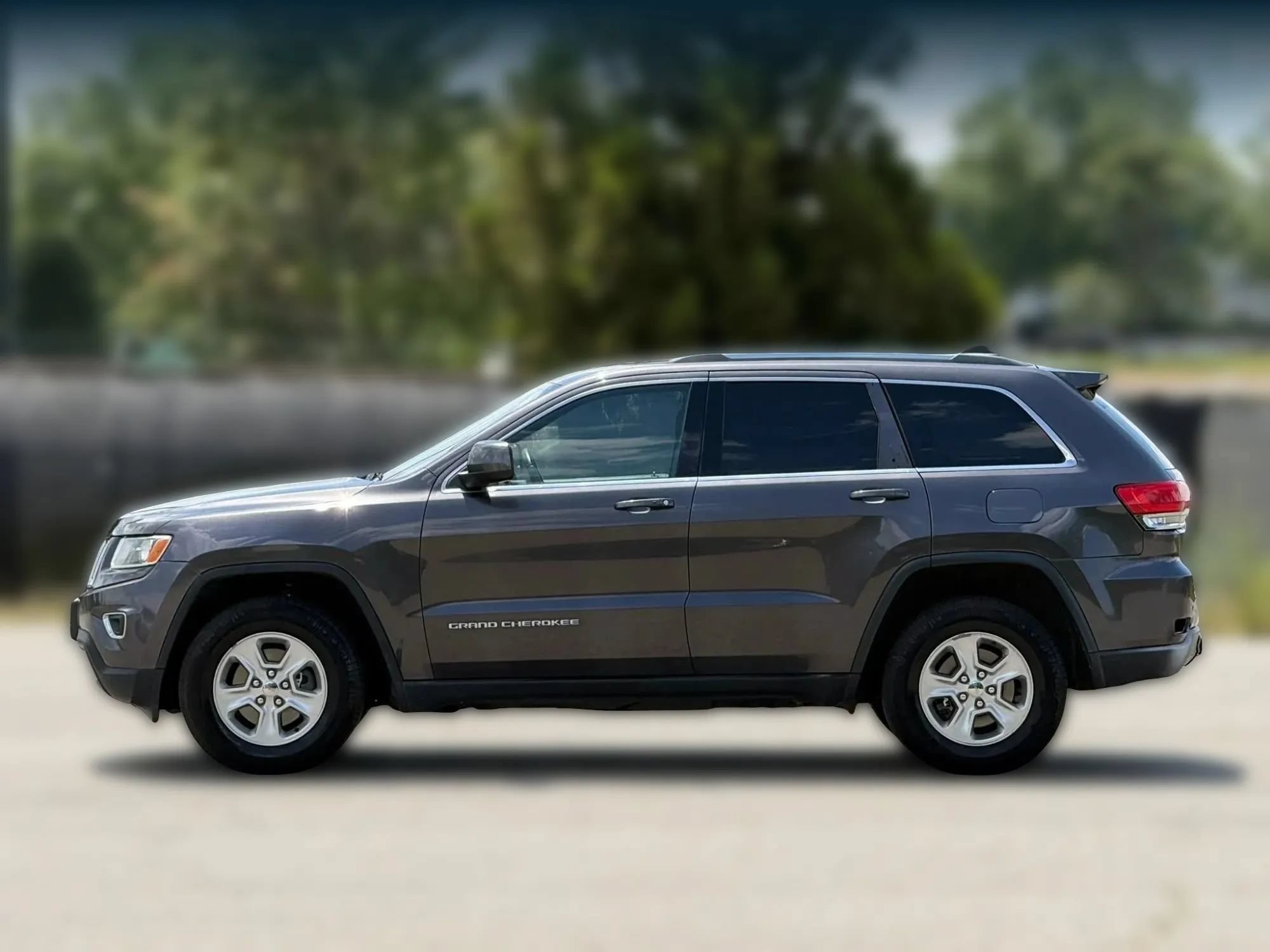 Used 2016 Jeep Grand Cherokee Laredo w/ Quick Order Package 23E AWD/4WD image 8