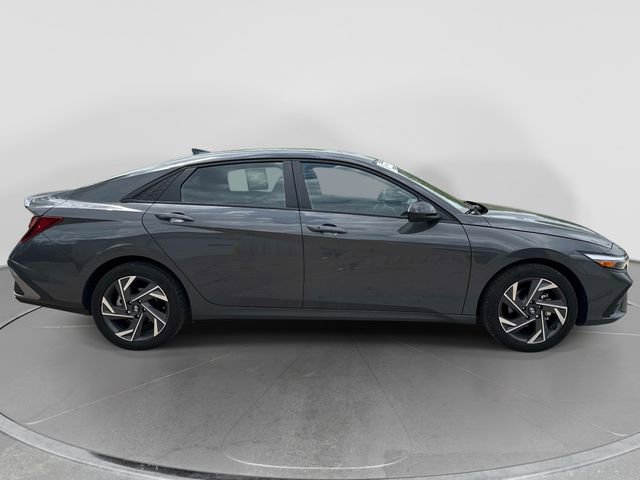 Certified 2025 Hyundai Elantra Sport FWD image 2