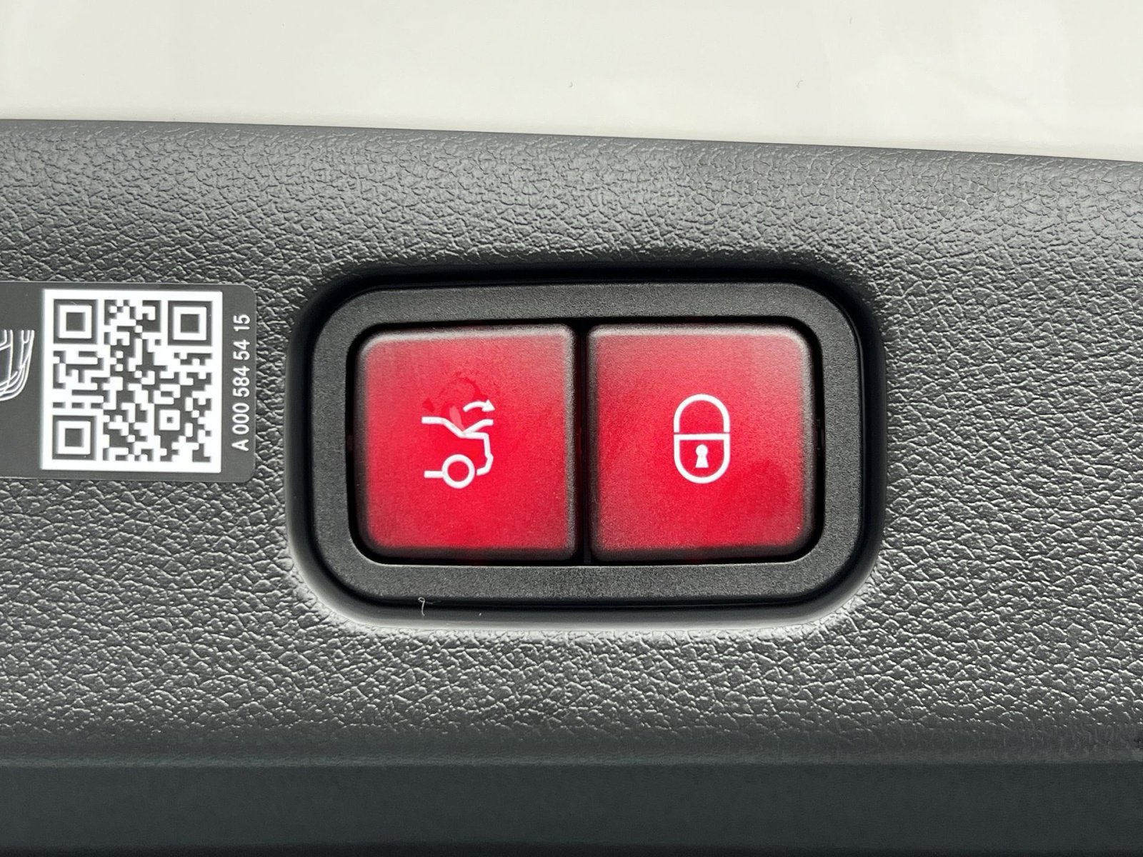 New 2026 Mercedes-Benz E 350 4MATIC Sedan image 25