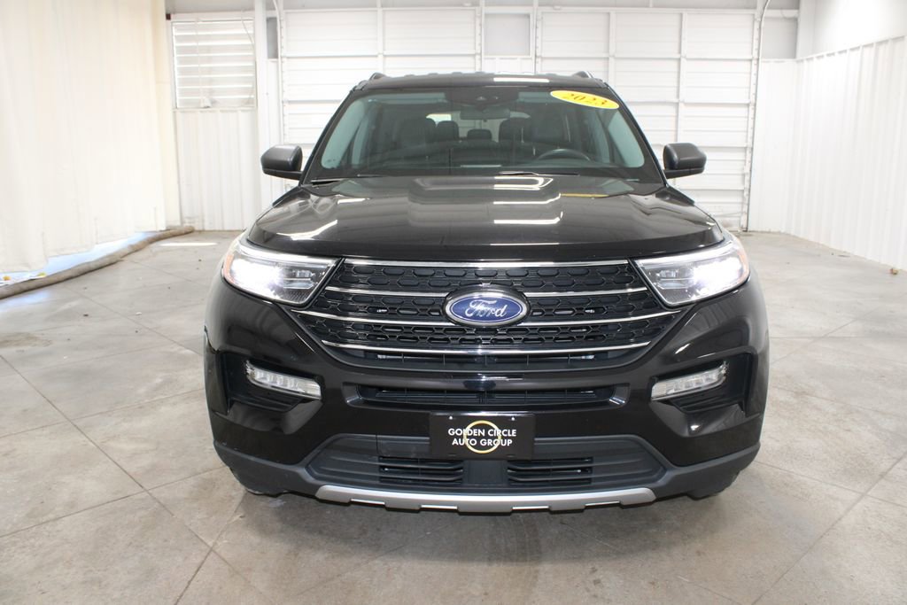 Used 2023 Ford Explorer XLT w/ Equipment Group 202A image 3