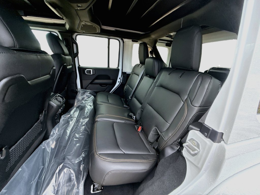 New 2027 Jeep Wrangler Unlimited Sahara AWD/4WD image 26