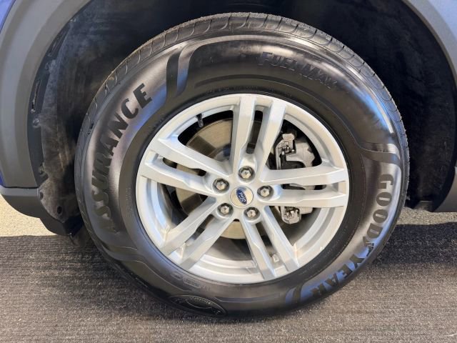 Used 2022 Ford Explorer XLT w/ Equipment Group 202A image 16