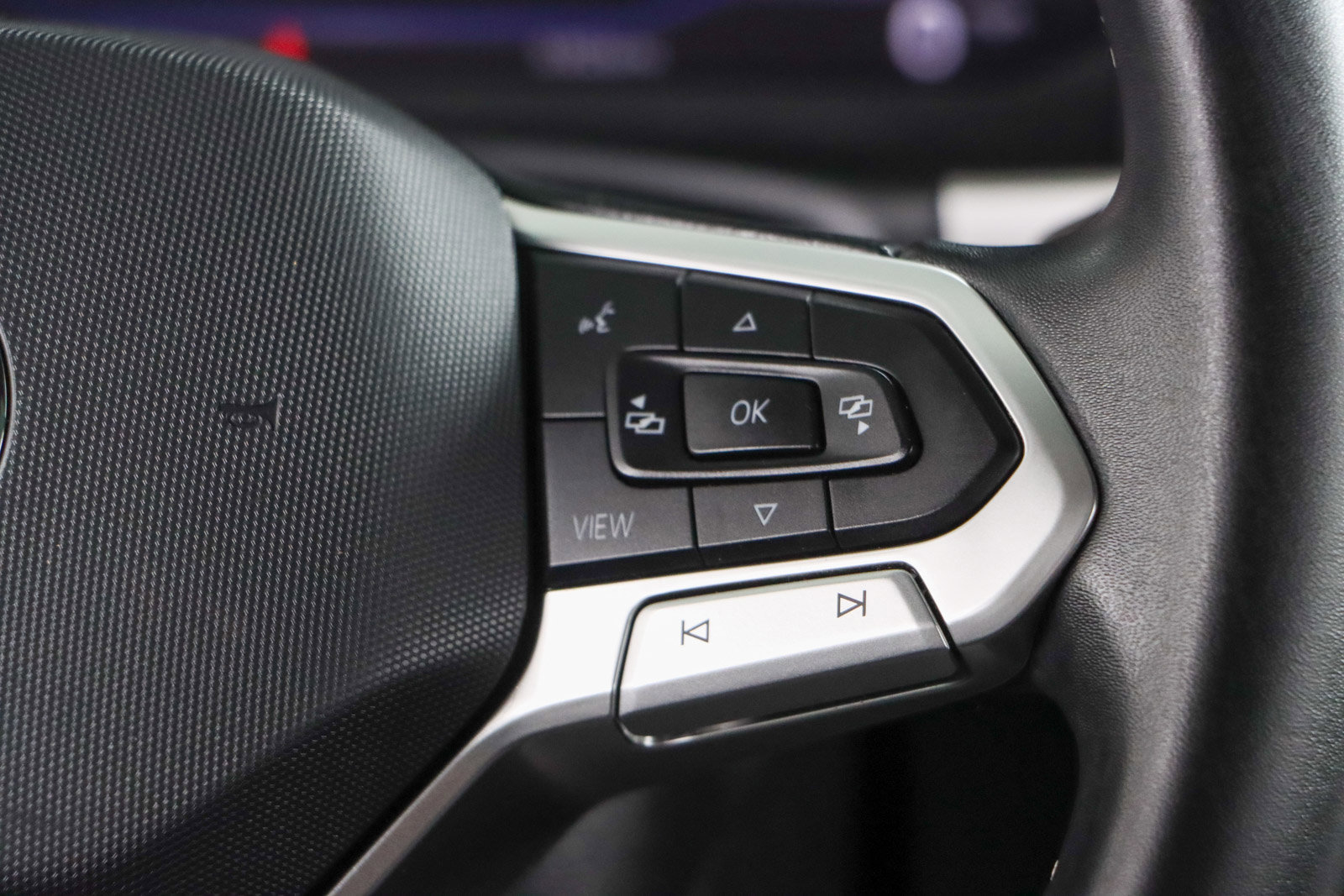 Used 2022 Volkswagen Atlas Cross Sport SE image 14