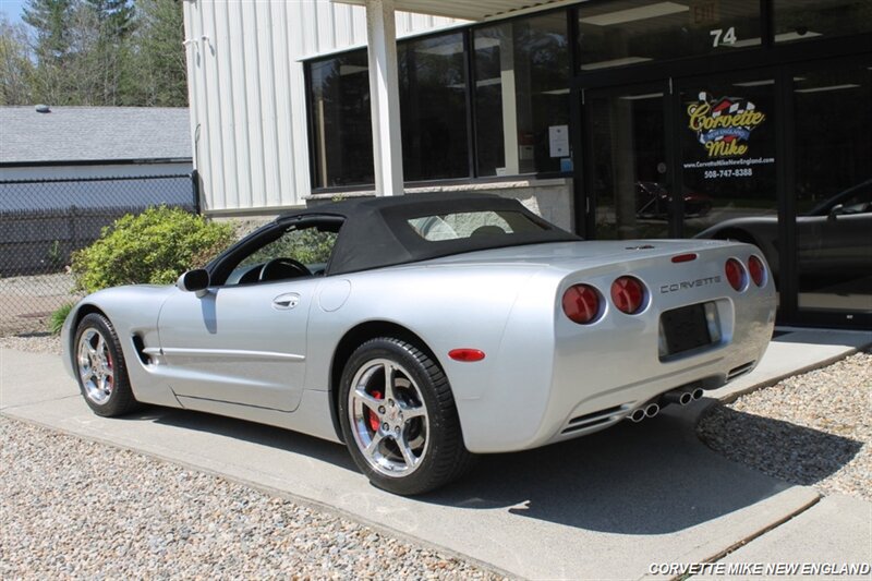Used 2002 Chevrolet Corvette Coupe w/ Preferred Equipment Group2 RWD image 7