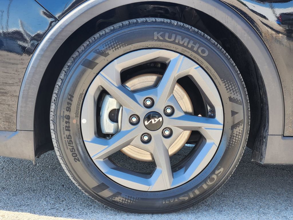 Used 2025 Kia K4 image 10