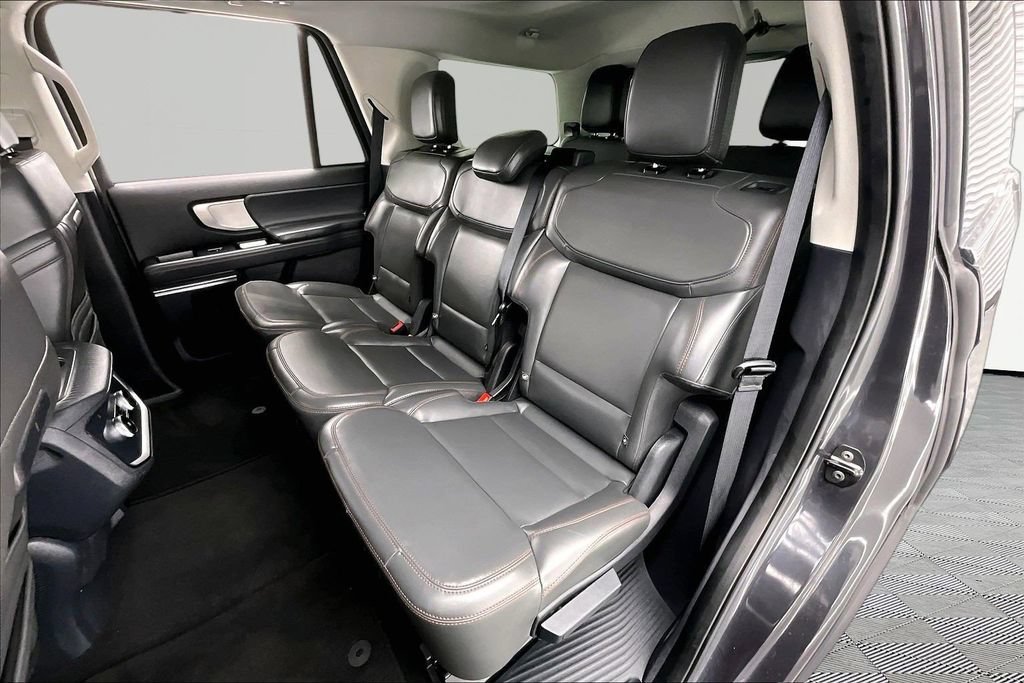 Certified 2025 Ford Expedition Active AWD/4WD image 26