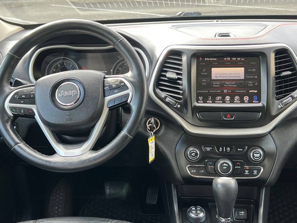 Used 2015 Jeep Cherokee Trailhawk w/ Leather Interior Group AWD/4WD image 12