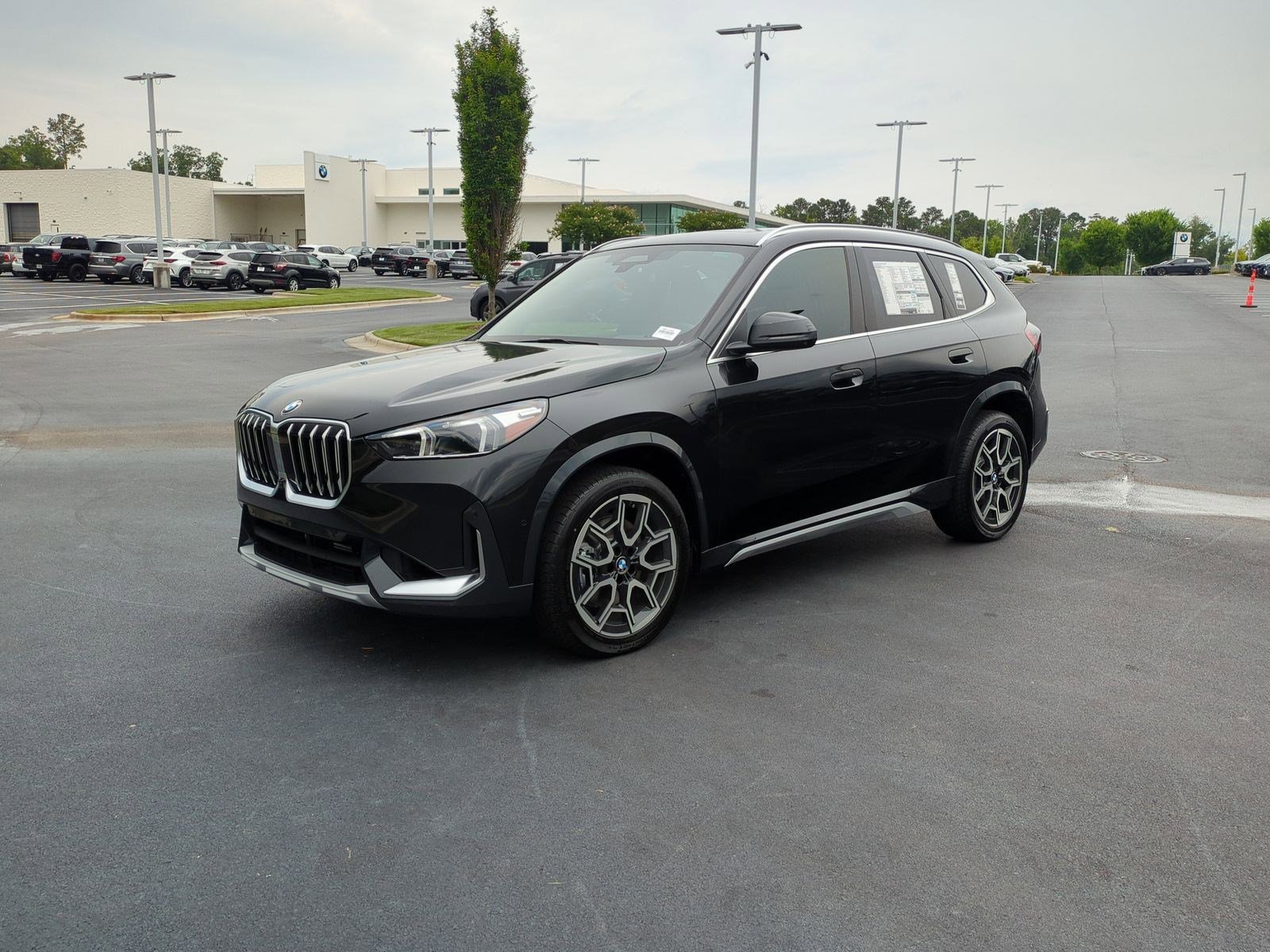 Certified 2025 BMW X1 xDrive28i w/ Premium Package image 5
