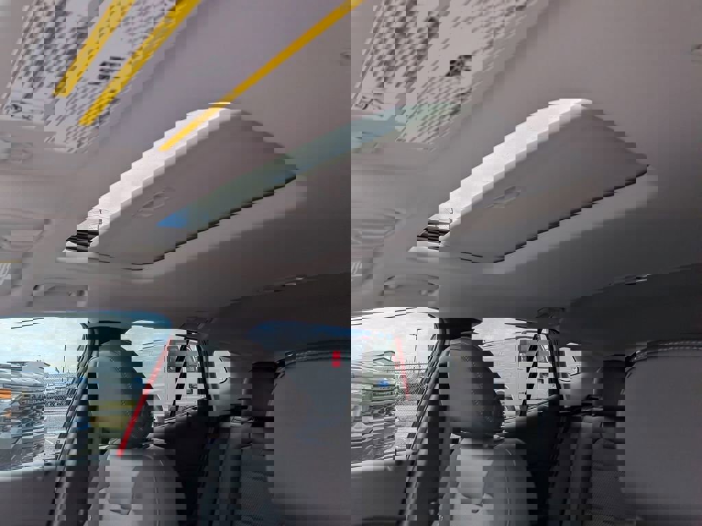 New 2026 Chevrolet Trax LT w/ Sunroof Package FWD image 17