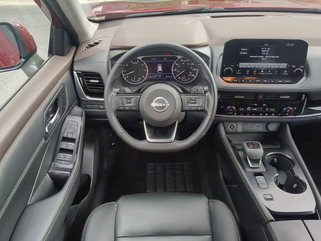 Used 2023 Nissan Rogue SL w/ SL Premium Package image 19