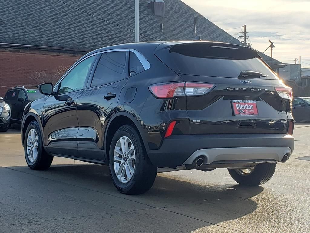 Used 2020 Ford Escape SE image 5